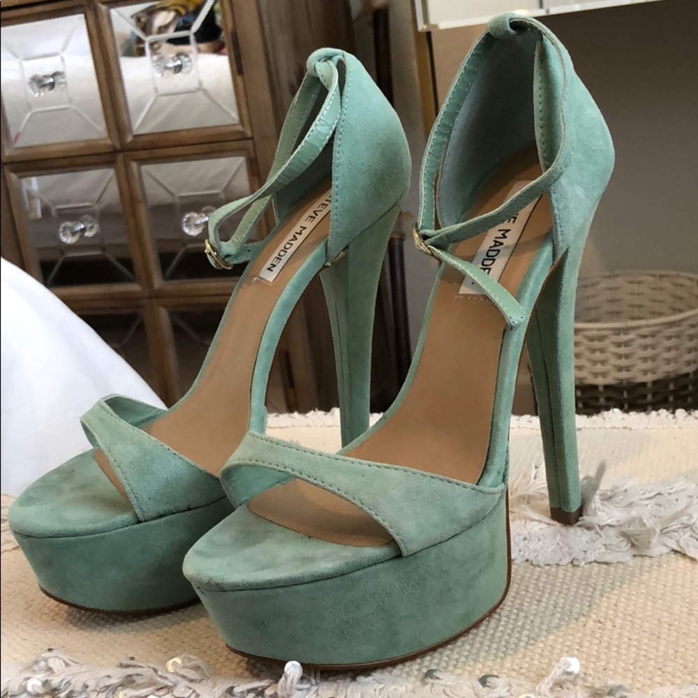 Steve Madden suede heels